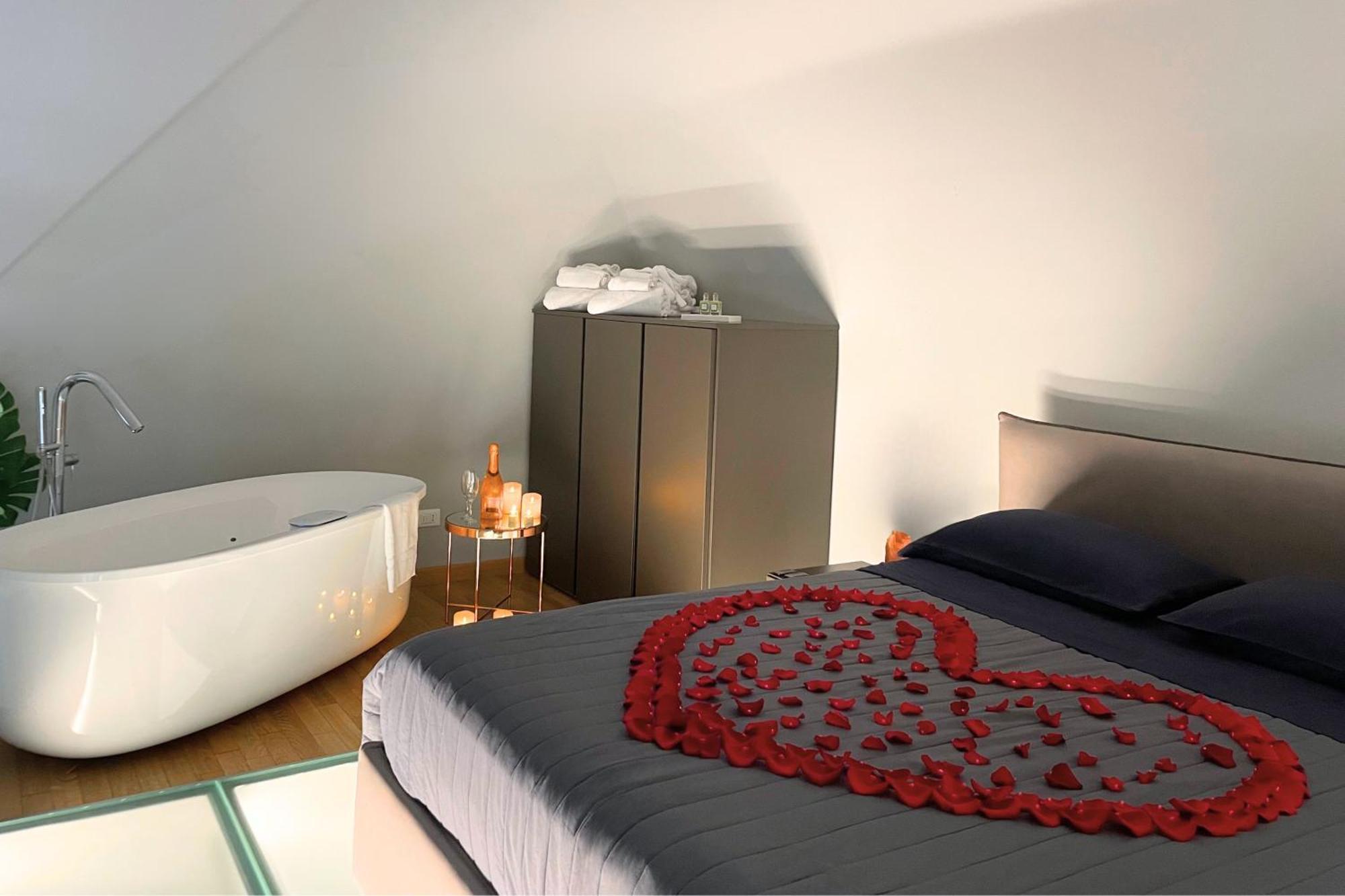 Jacuzzi Luxury Apartment In The Town Centre تورينو المظهر الخارجي الصورة